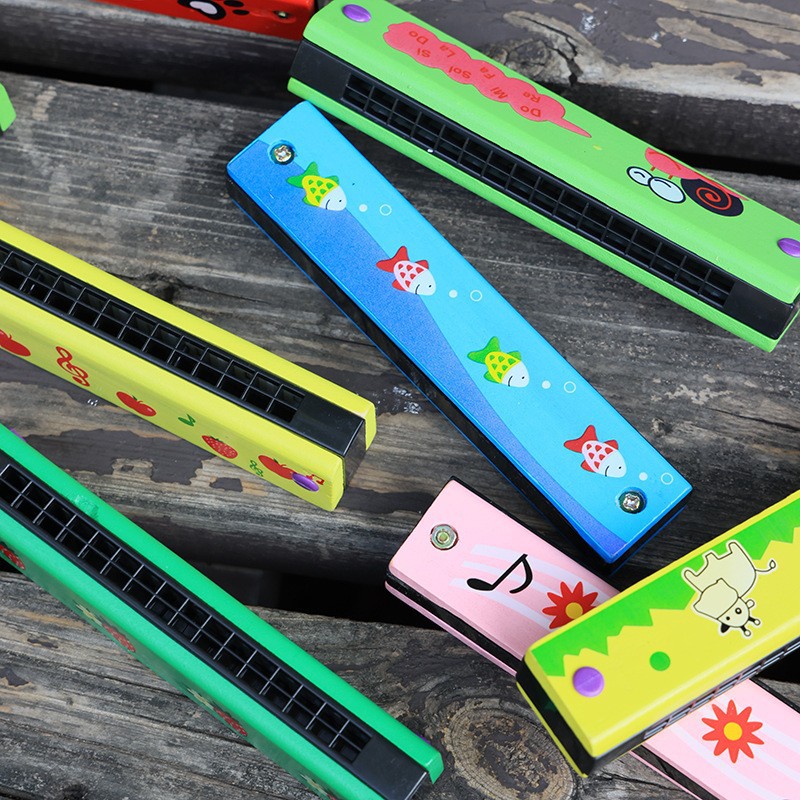 Children's Harmonica, Wooden M - مراجعة Musical Instrument You Blow Into وسعره