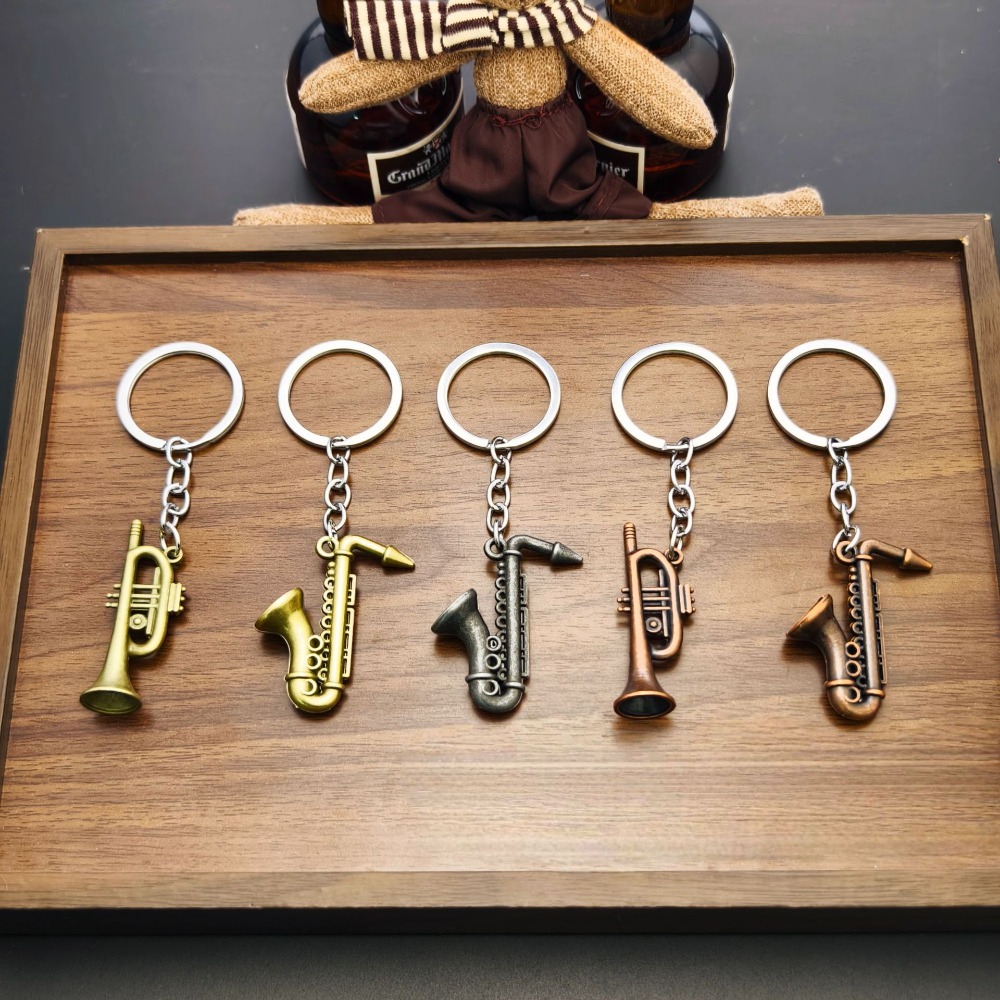 Retro Mini Saxophone Car Keych - مراجعة Musical Instrument Oboe وسعره