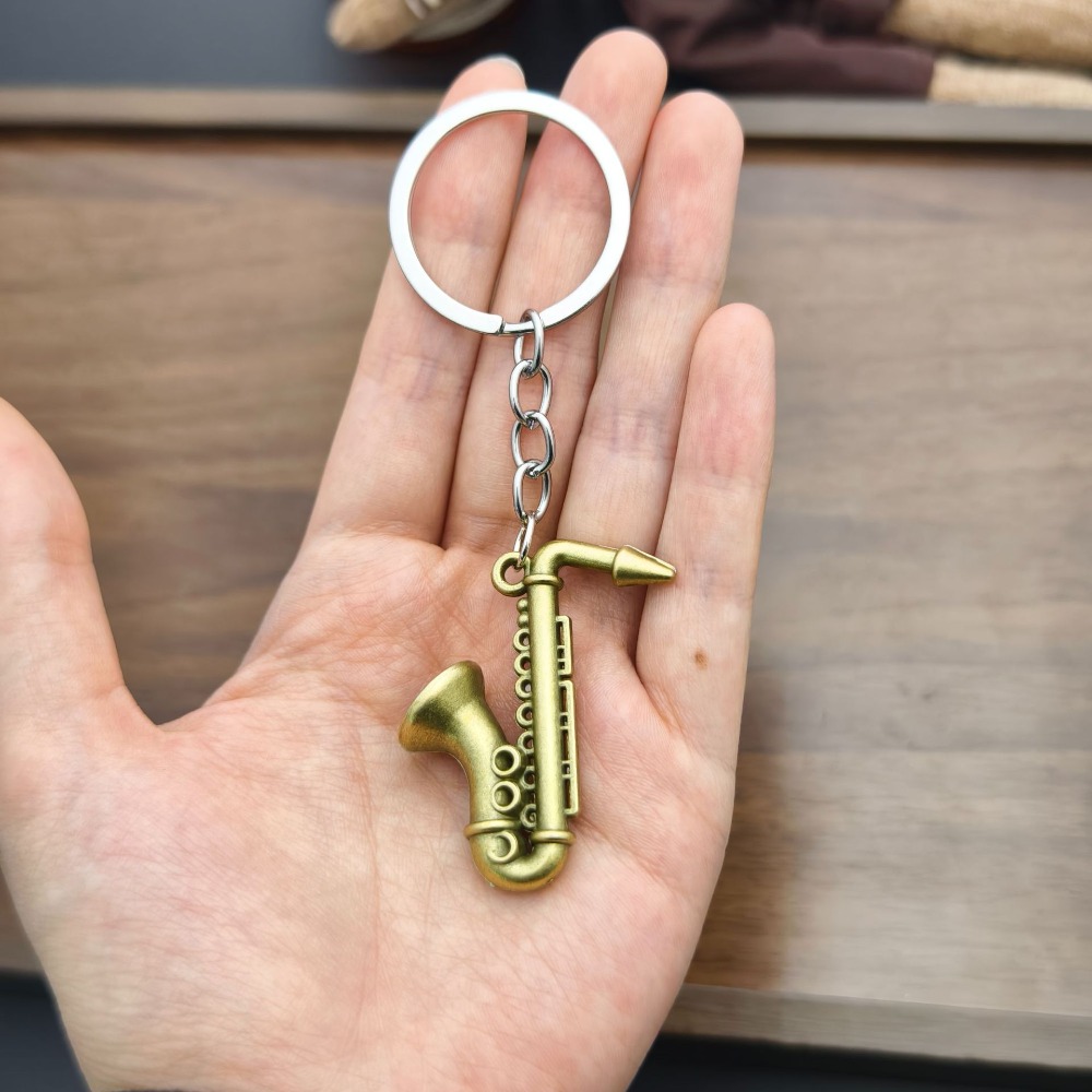 Retro Mini Saxophone Car Keych - مراجعة Musical Instrument Oboe وسعره